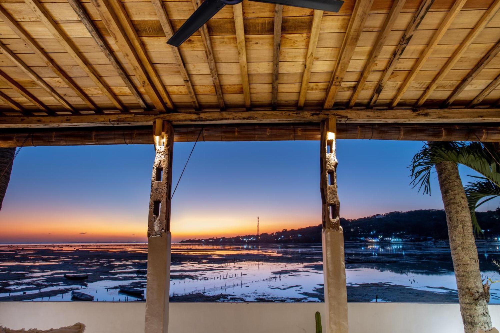 Sunset House Ceningan, 10 Person Beachview Private Villa Nusa Lembongan  Ngoại thất bức ảnh
